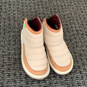 Sanuk Boots